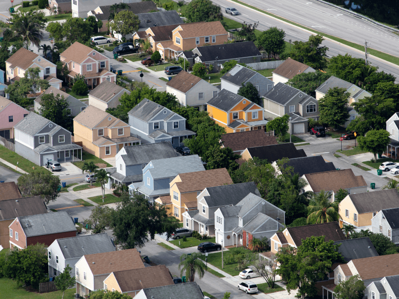 A grouping of Florida homes built by Florida-based housing developers that may possess construction litigation claims.